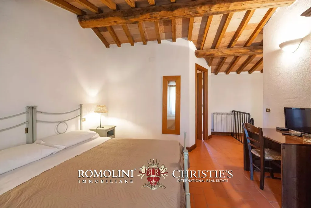 Magamistoad - Historic Estate with Castle in Umbria