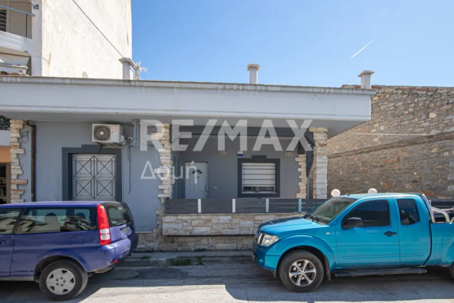 Exterior - Renovated Villa with Garden in Volos