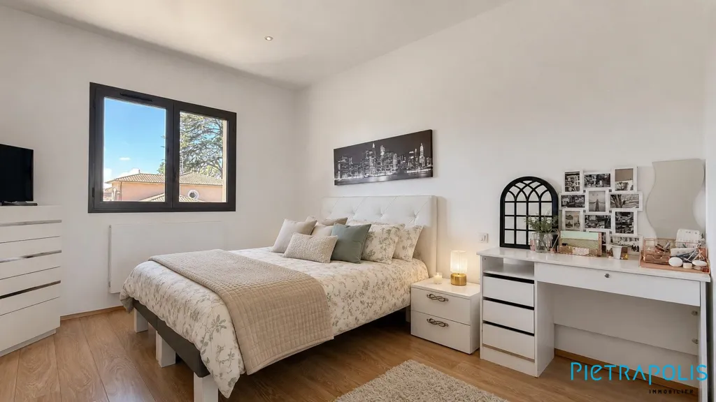 Chambres - Propriété Contemporaine avec Piscine à Écully