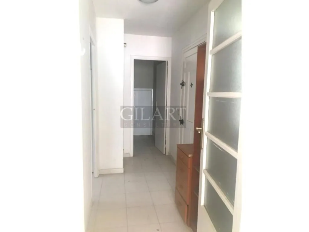 Esik - Apartment Complex with Expansion Potential in Lleida