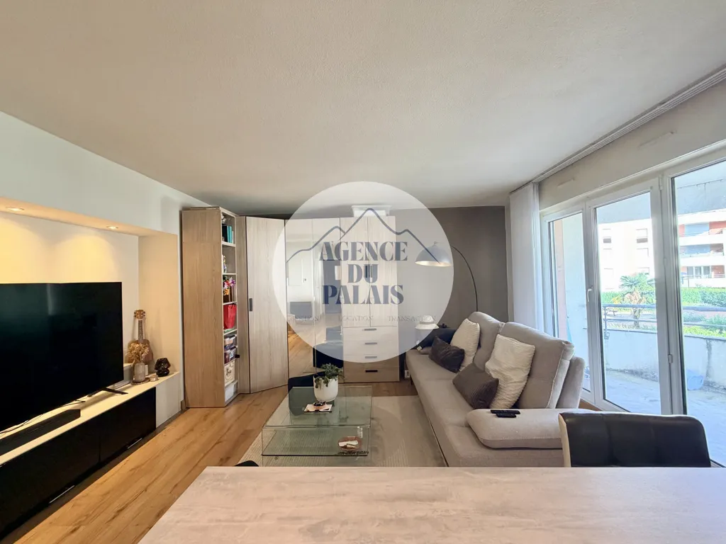 Elutuba - Renovated Flat with Balcony in Billère