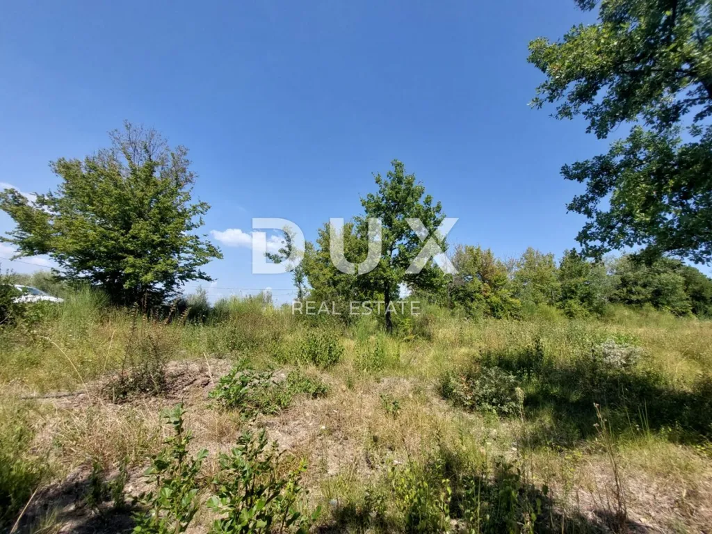 Jardin - Building Plot with Natural Surroundings in Istra, Labin