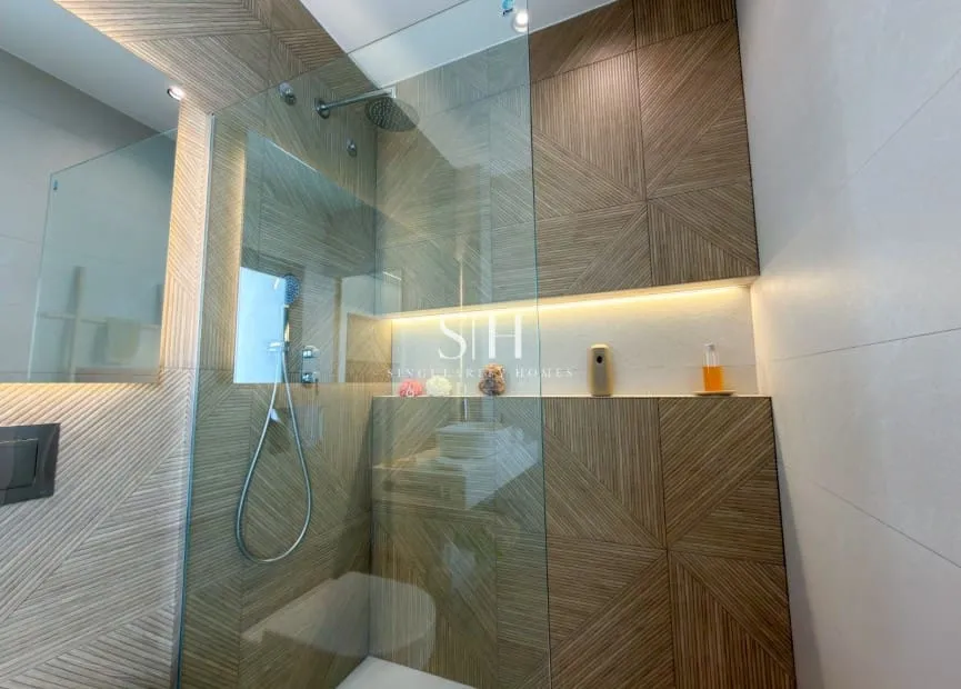 Bathrooms - Contemporary Villa with Private Pool in San Fulgencio