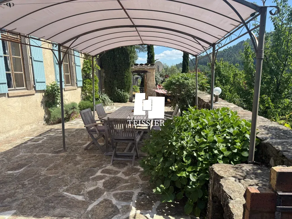 Terrasse - Maison avec Vue sur Vallée en Ardèche Sud