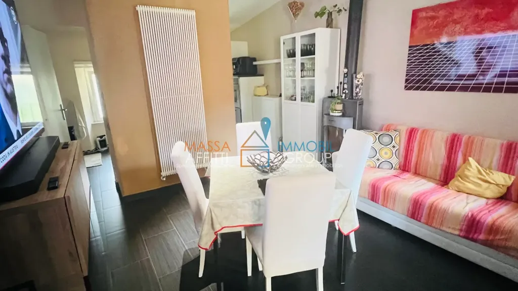 Séjour - Semi-detached House with Veranda in Massa