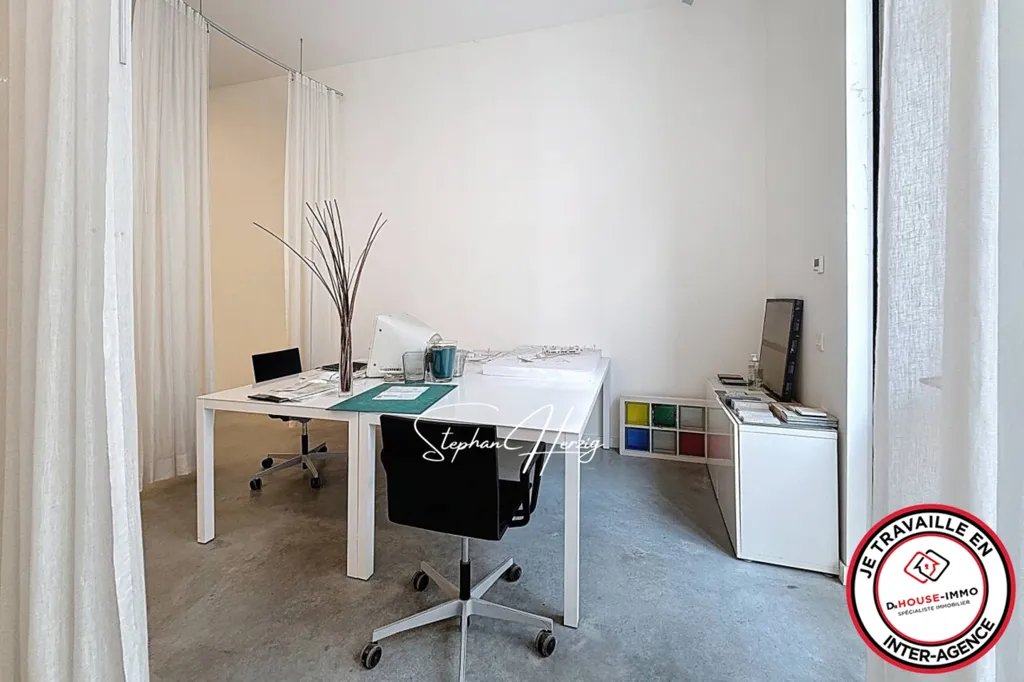 Bureau - Local Professionnel en Pierre à Bordeaux Centre