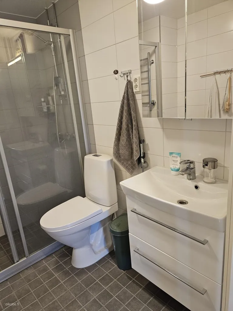 Salles de bain - Apartment with Renovated Bathroom in Rauma