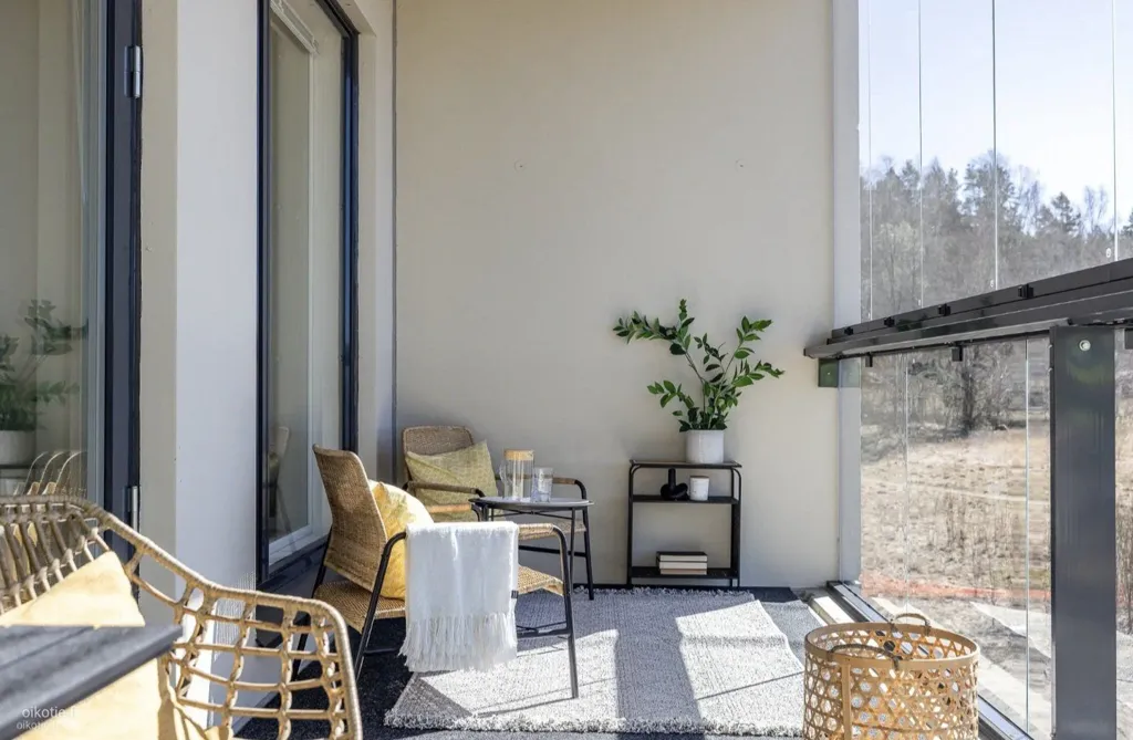 Rõdu - Modern Flat with Balcony in Kirkkonummi