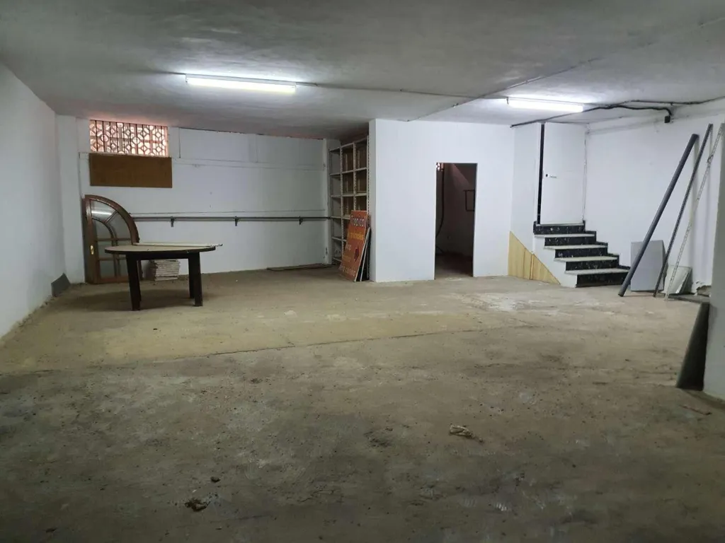 Garage - Commercial Premises with Carpark in Torrox