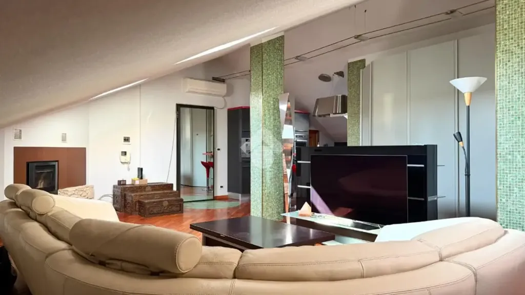 Séjour - Mansard Apartment with Balcony in Grugliasco