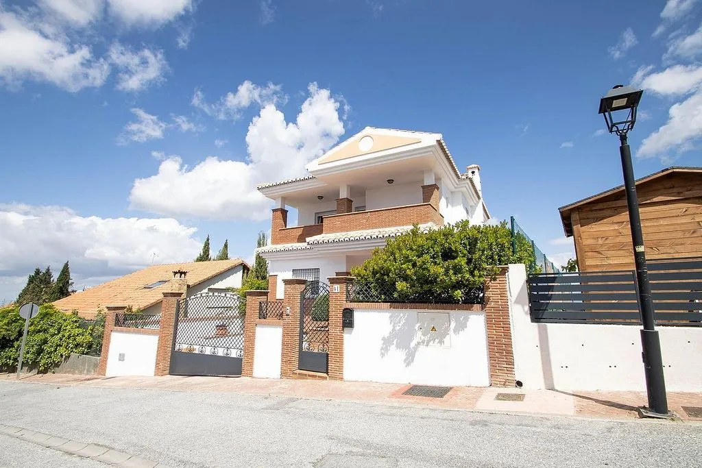 Välivaade - Chalet with Pool and Terrace in Nívar