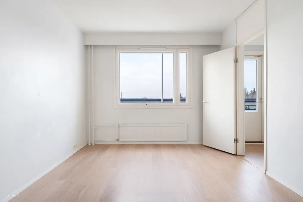 Pièces - Three-Room Flat with Balcony in Kauklahti