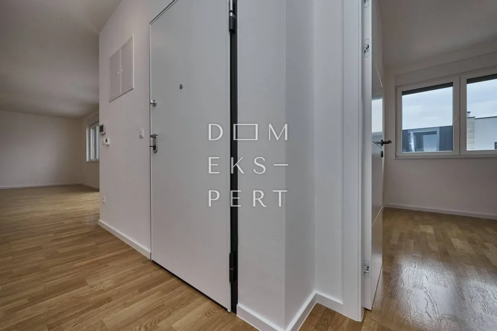 Entrée - Penthouse with Terrace in Sesvete, Zagreb