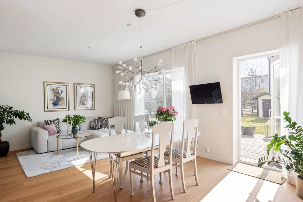 Söögituba - Duplex with Garden in Näsbypark
