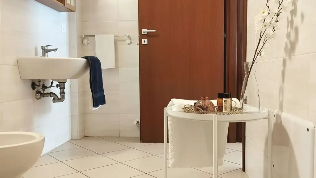 Vannitoad - Studio with Private Courtyard in Cento