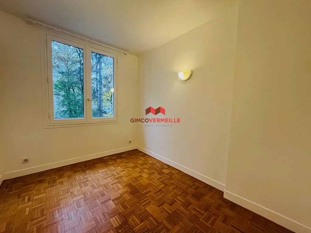 Pièces - Appartement 4 Pièces avec Balcon à La Celle-Saint-Cloud