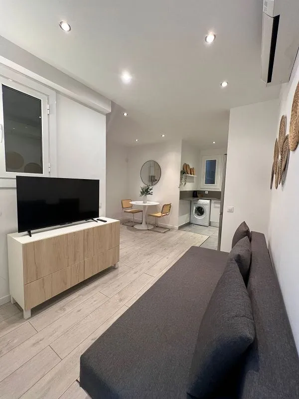 Living Room - Modern Flat with Air Conditioning in Eixample