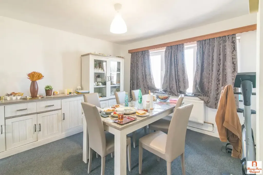 Dining Room - Apartment Building with High Visibility in Herk-de-Stad