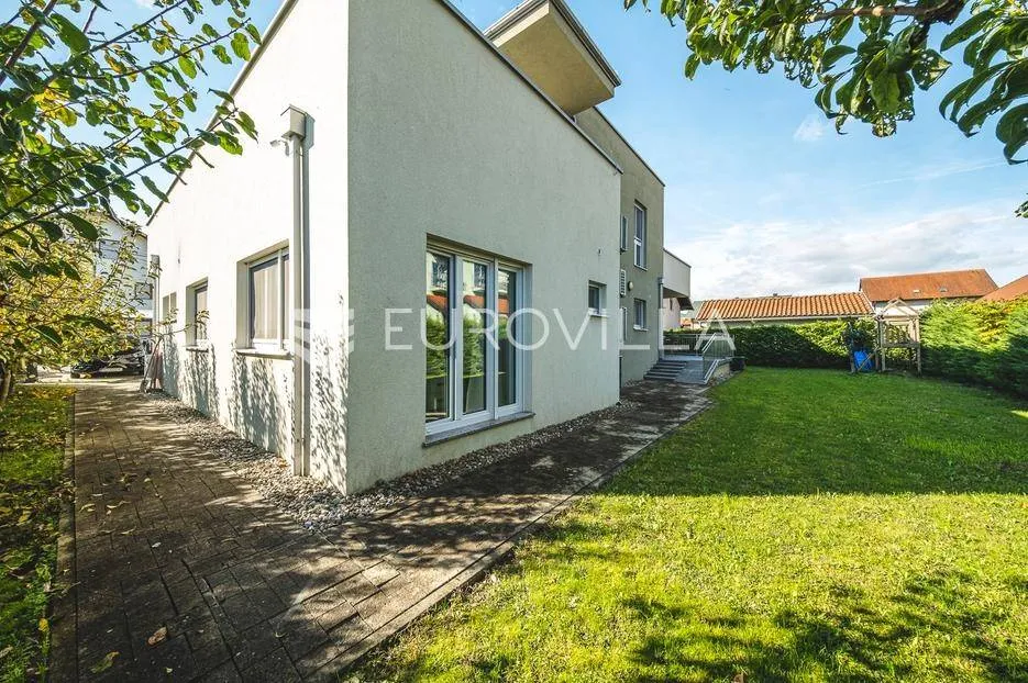 Aed - Modern Villa with Office in Samobor Centre