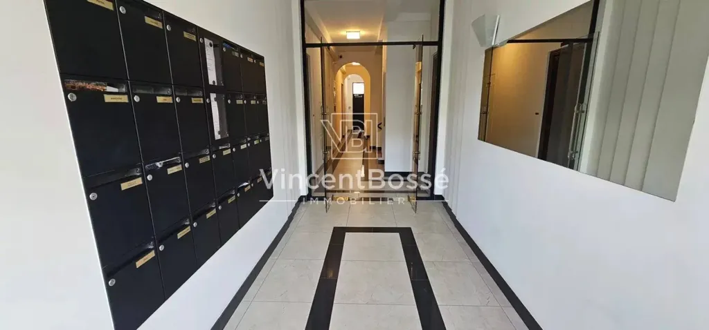 Hallway - Renovated Apartment with Balcony in Nice