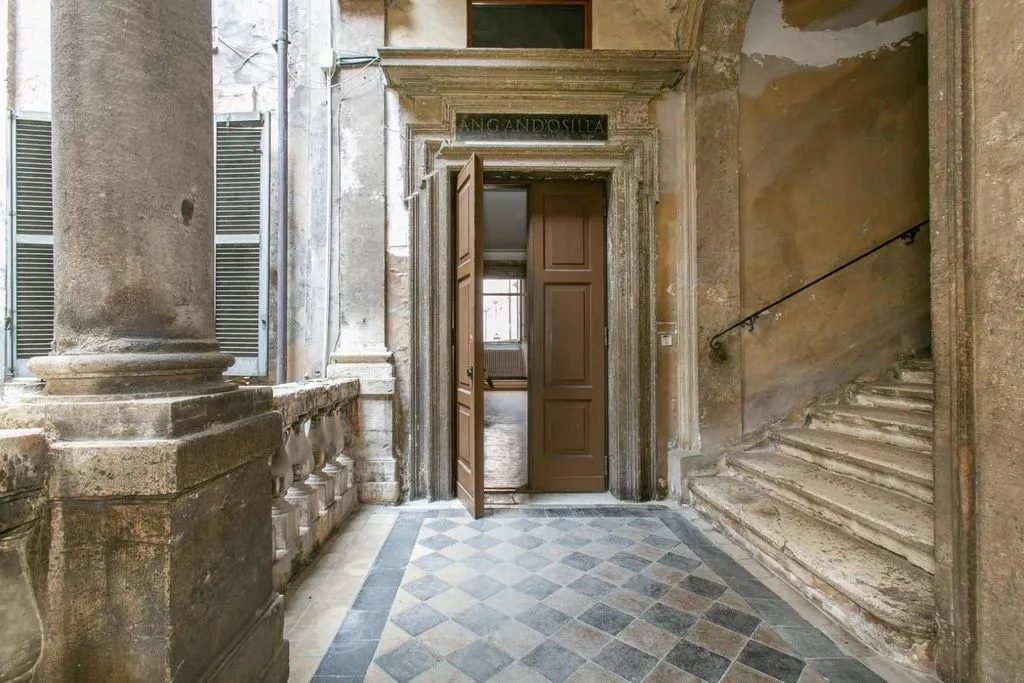 Entrée - Luxury Flat with Historic Charm in Rome