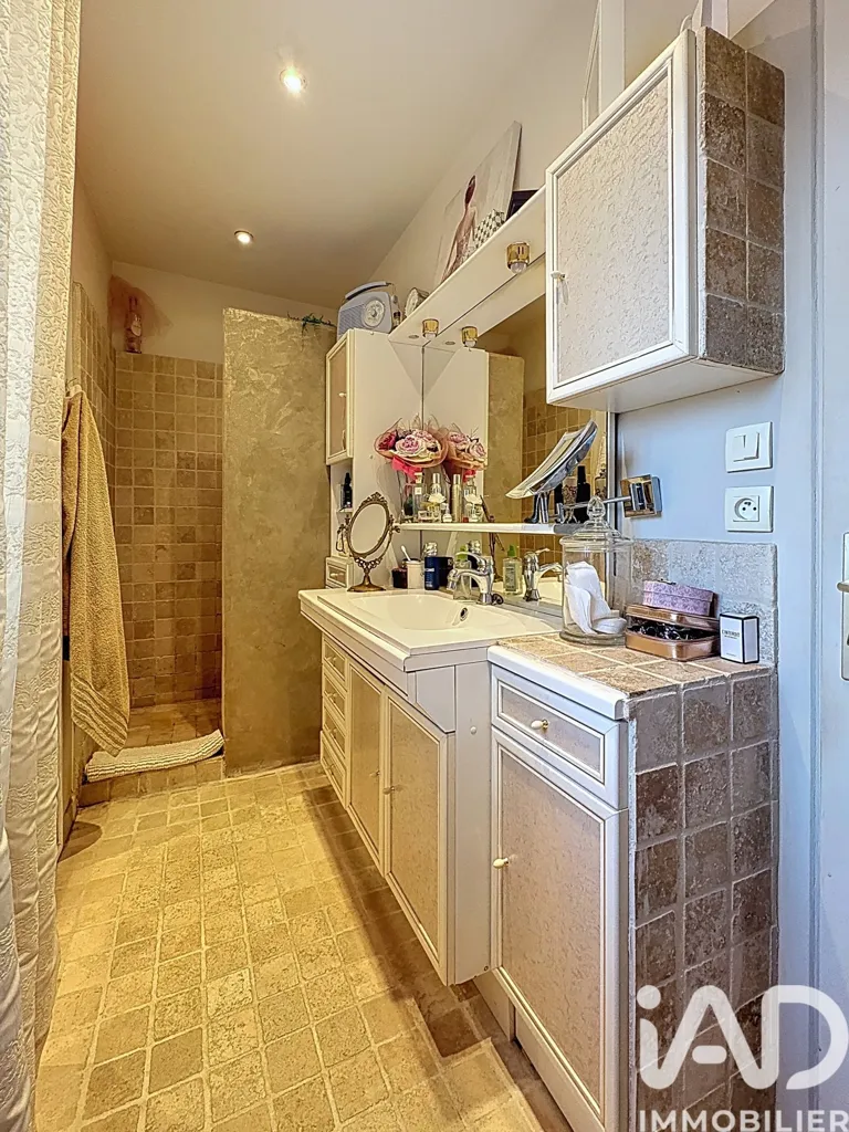 Vannitoad - Charming 3-Piece Apartment with Terraces in Cavaillon