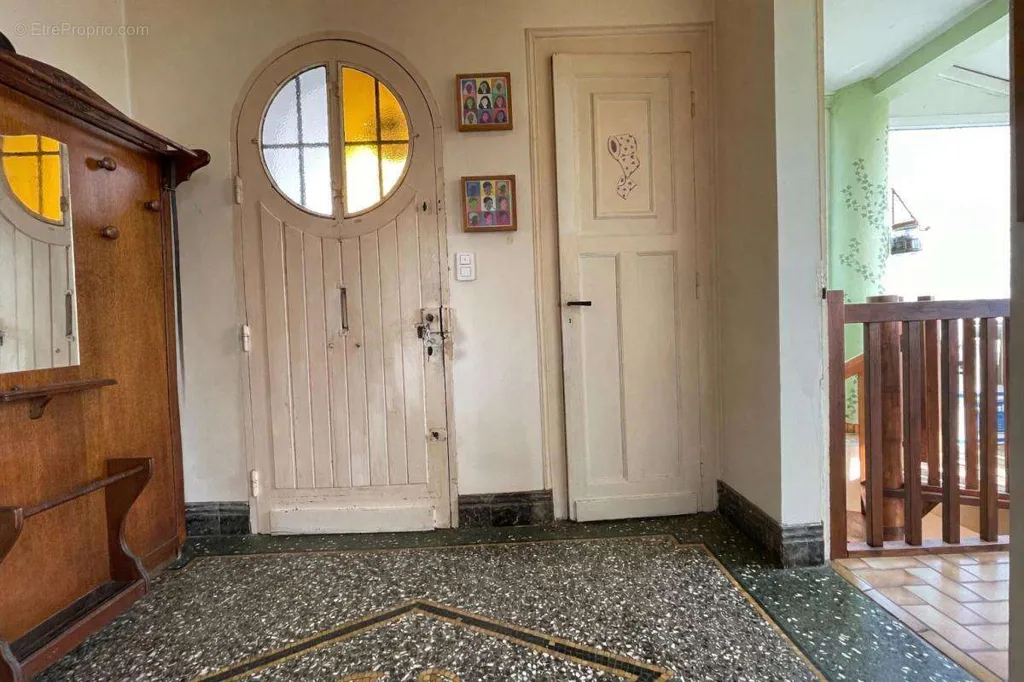 Entrée - Maison Art Déco avec Piscine à Cadillac