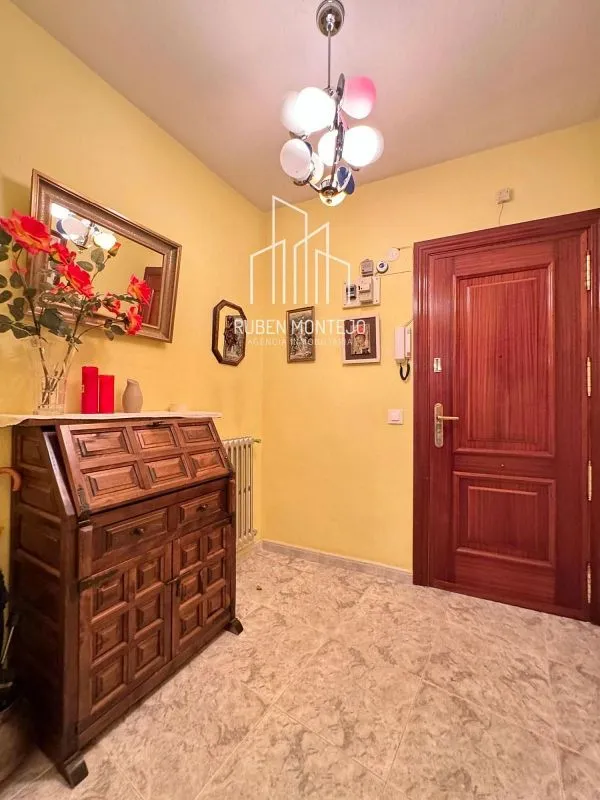 Esik - Furnished Flat with Terrace in Garrido Sur