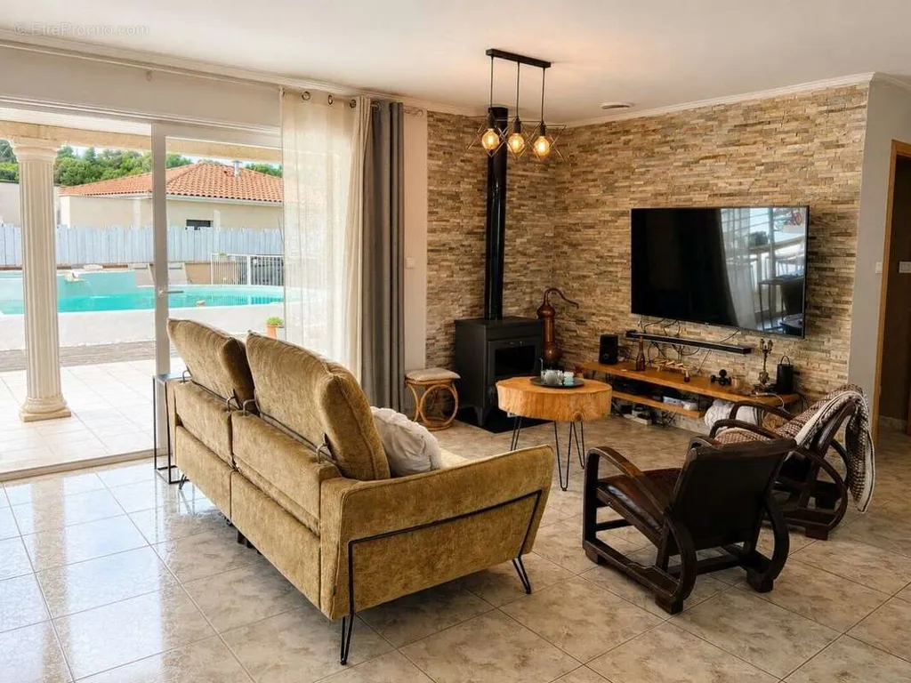 Séjour - Villa avec Espace Bien-être et Chalet à Pézenas