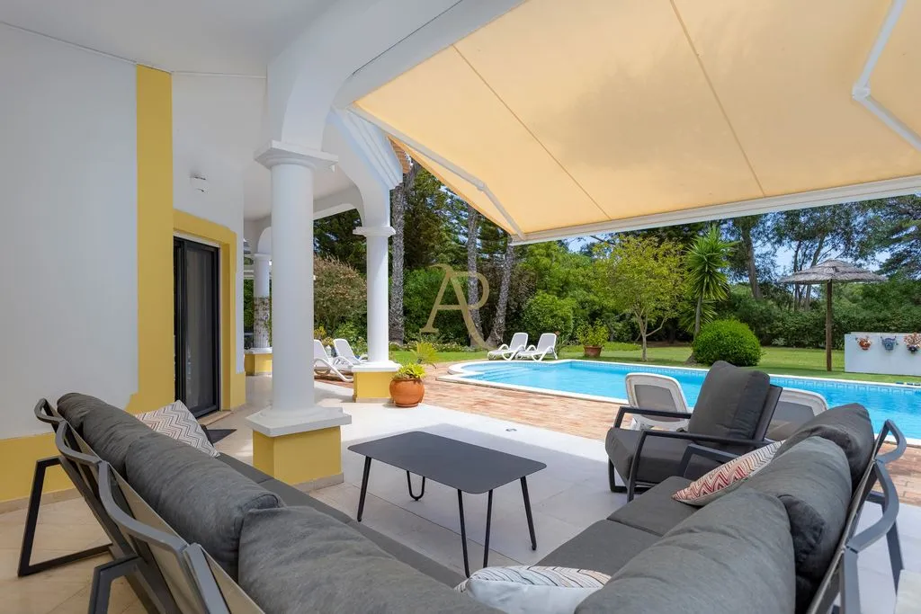 Piscine - Luxury Villa with Golf Access in Alvor