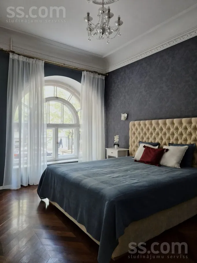 Magamistoad - 4-Bedroom Apartment with Balcony in Riga Centre