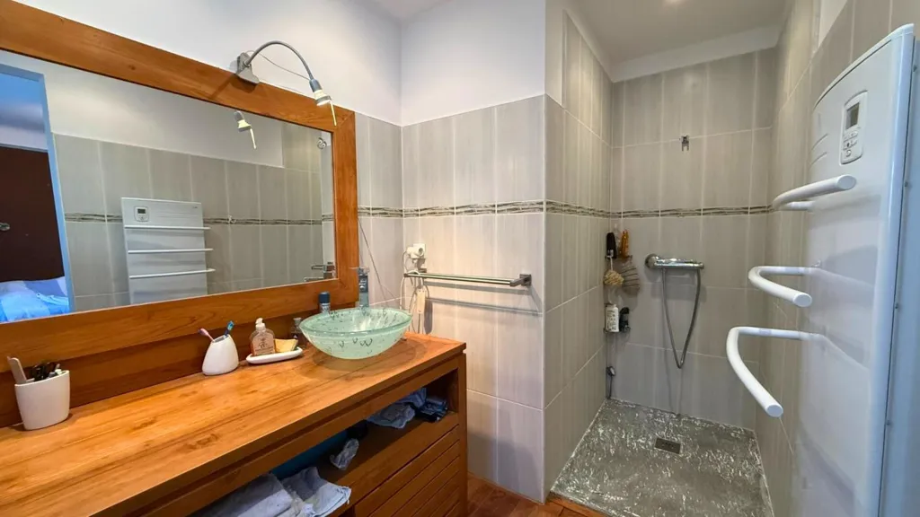 Salles de bain - Villa 4 Faces avec Piscine et Jardin à Perpignan