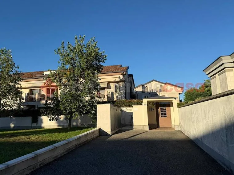 Esterno - Bright Studio Apartment with Balcony in Parabiago