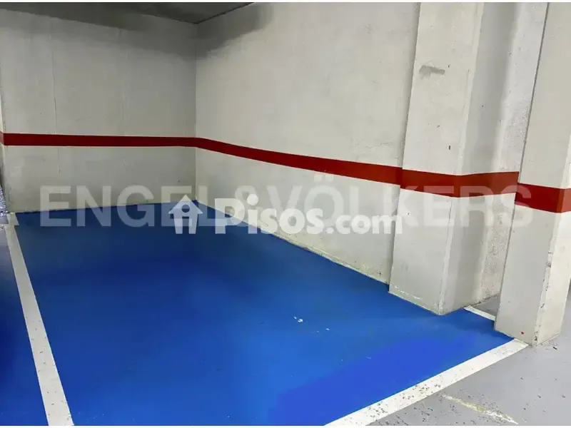 Garage - Furnished Apartment with Balcony in Sant Martí