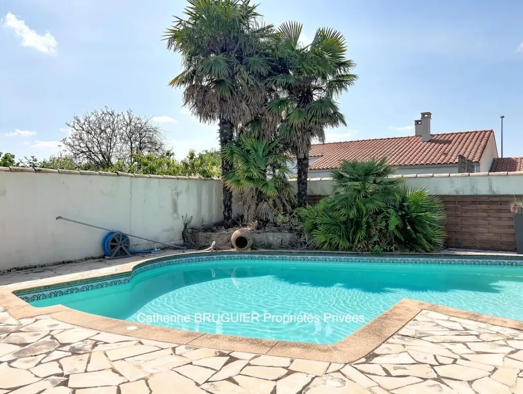 Piscina - Luxury Villa with Pool in Périgny