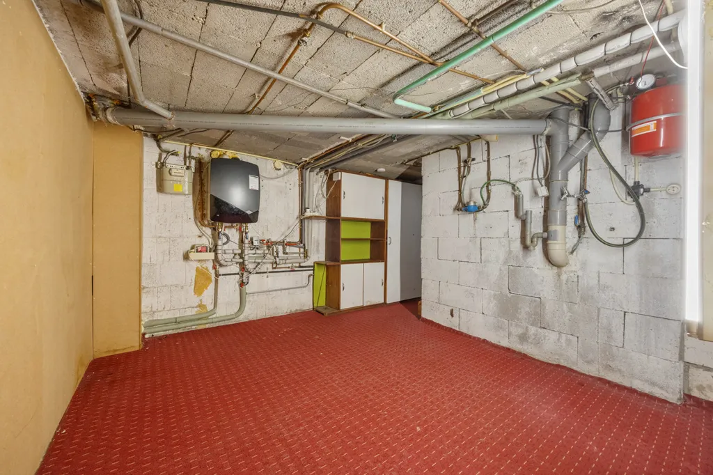 Garage - House with Self-contained Apartment in Groesbeek