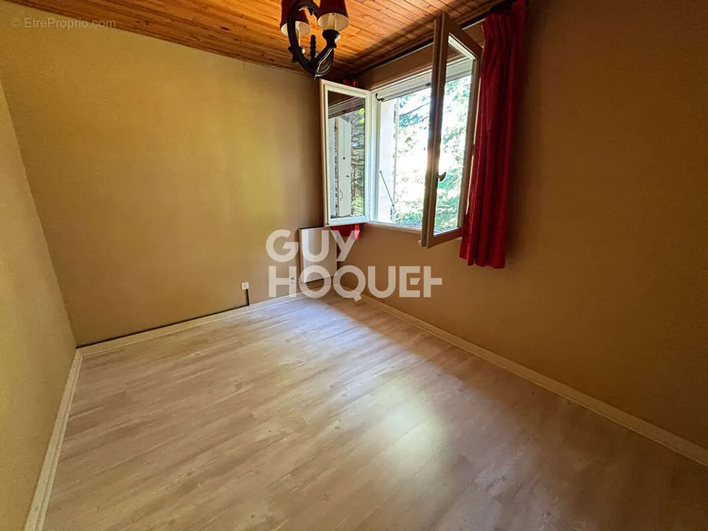Chambres - Maison d'Architecte avec Jardin à Ucel