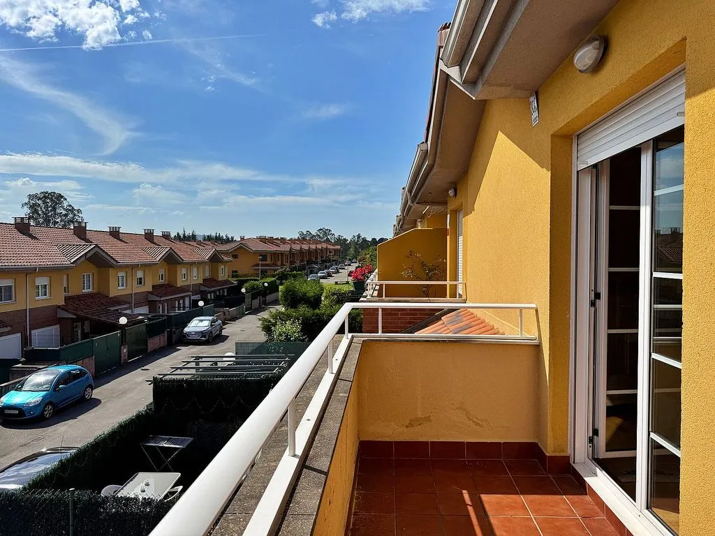 Balcon - Semi-Detached House with Pool in Llanera