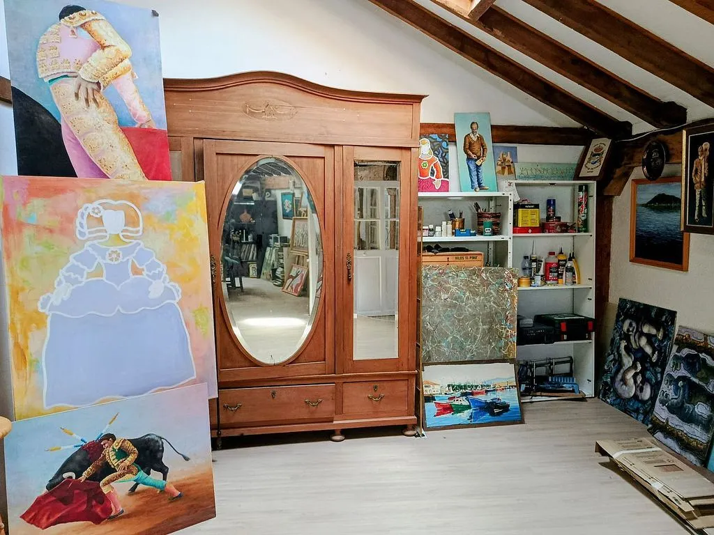 Toad - Loft-style Apartment with High Ceilings in Santoña Centre