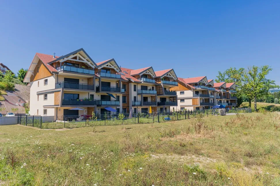Välivaade - 3-Bedroom Apartment with Mountain View in Poisy