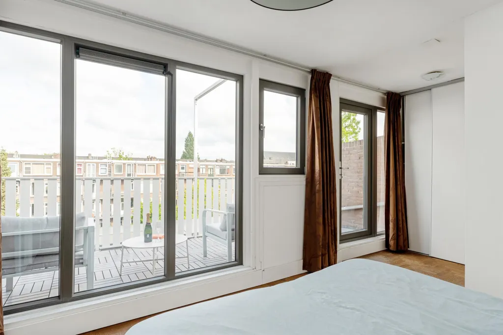 Bedrooms - Galerie Flat with Balcony in Blijdorp