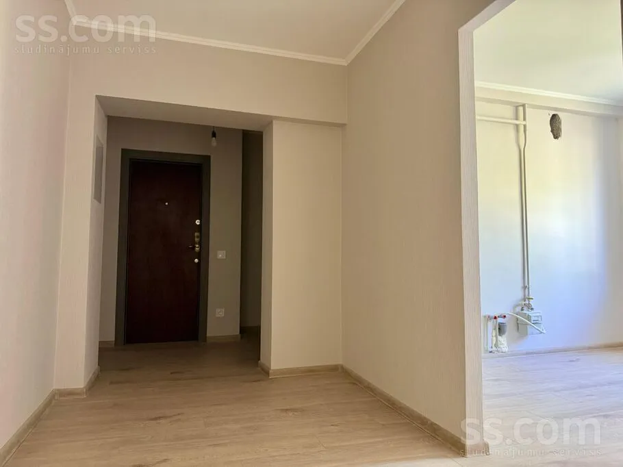 Esik - Spacious 3-Bedroom Flat in Pļavnieki, Riga