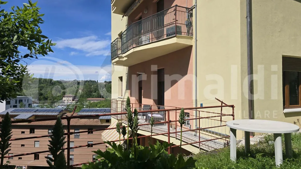 Rõdu - Restored Apartment with Balcony in Siena