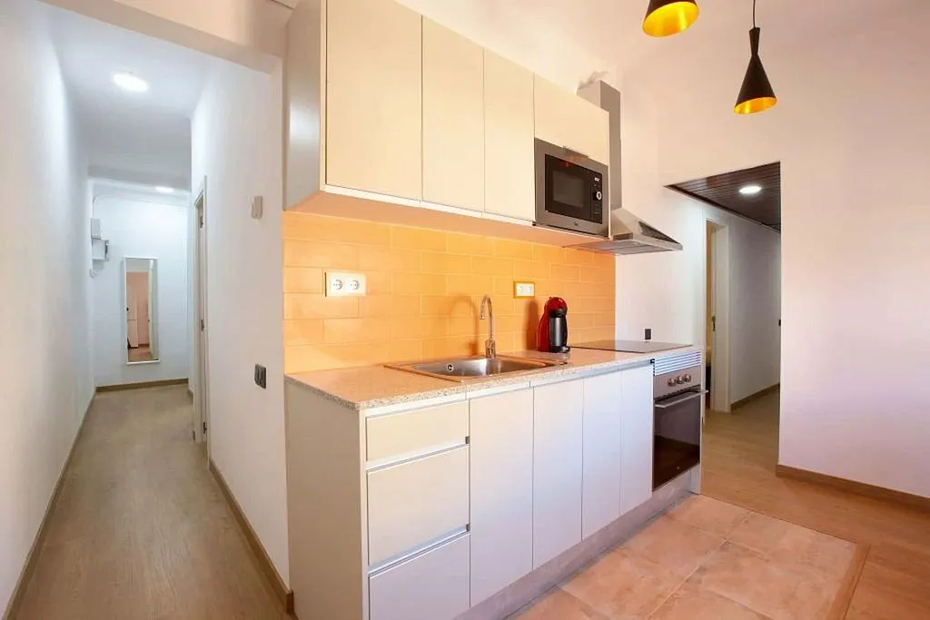 Köök - Furnished Apartment with Central Heating in El Camp de l'Arpa del Clot