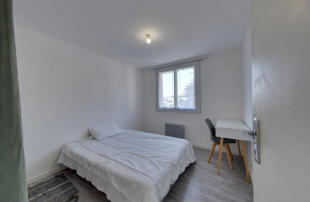 Chambres - Appartement 4 Pièces avec Balcon à Grenoble