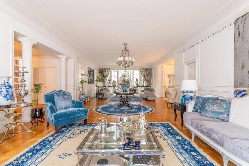 Living Room - Historic Residence with Private Pool in Milan