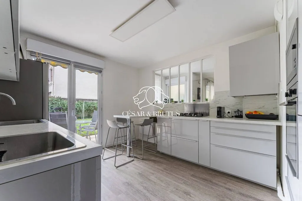 Köök - Luxury Apartment with Private Garden in Villeurbanne