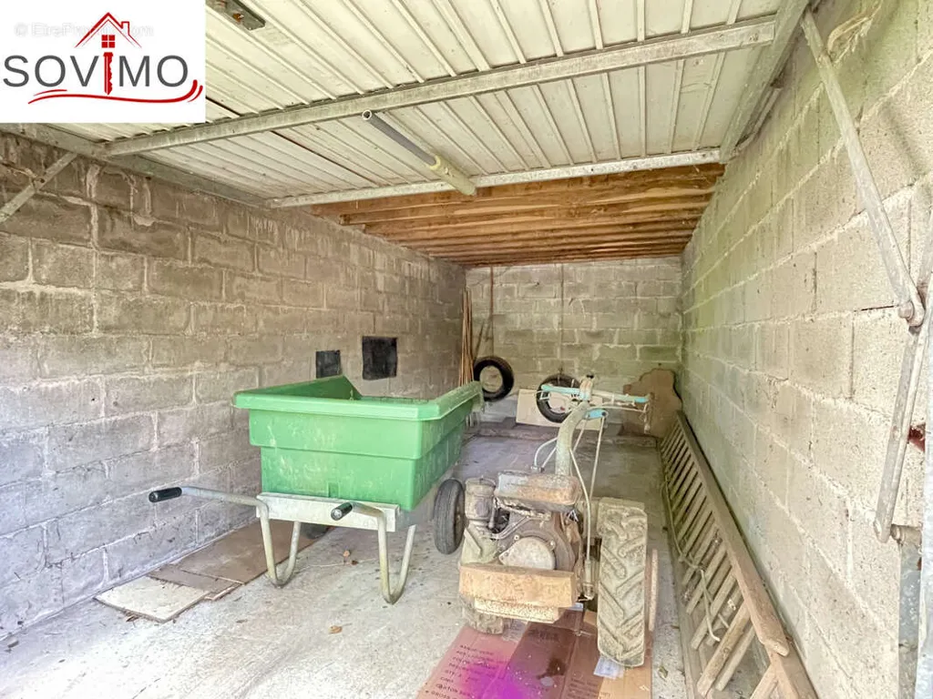 Garage - Fermette avec Dépendances et Vue sur la Vallée à Suris