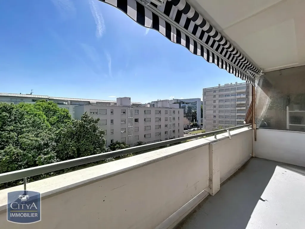 Balcony - 5-Piece Apartment with Balcony in Lyon