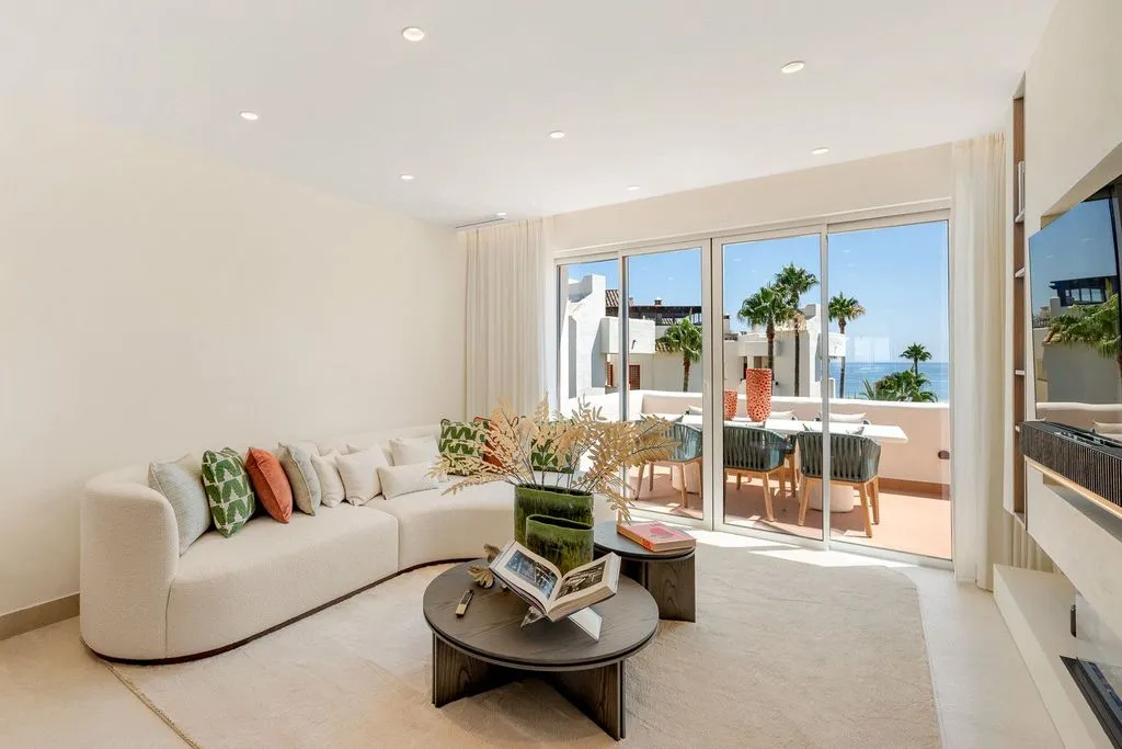 Séjour - Beachfront Penthouse with Rooftop Spa in Estepona